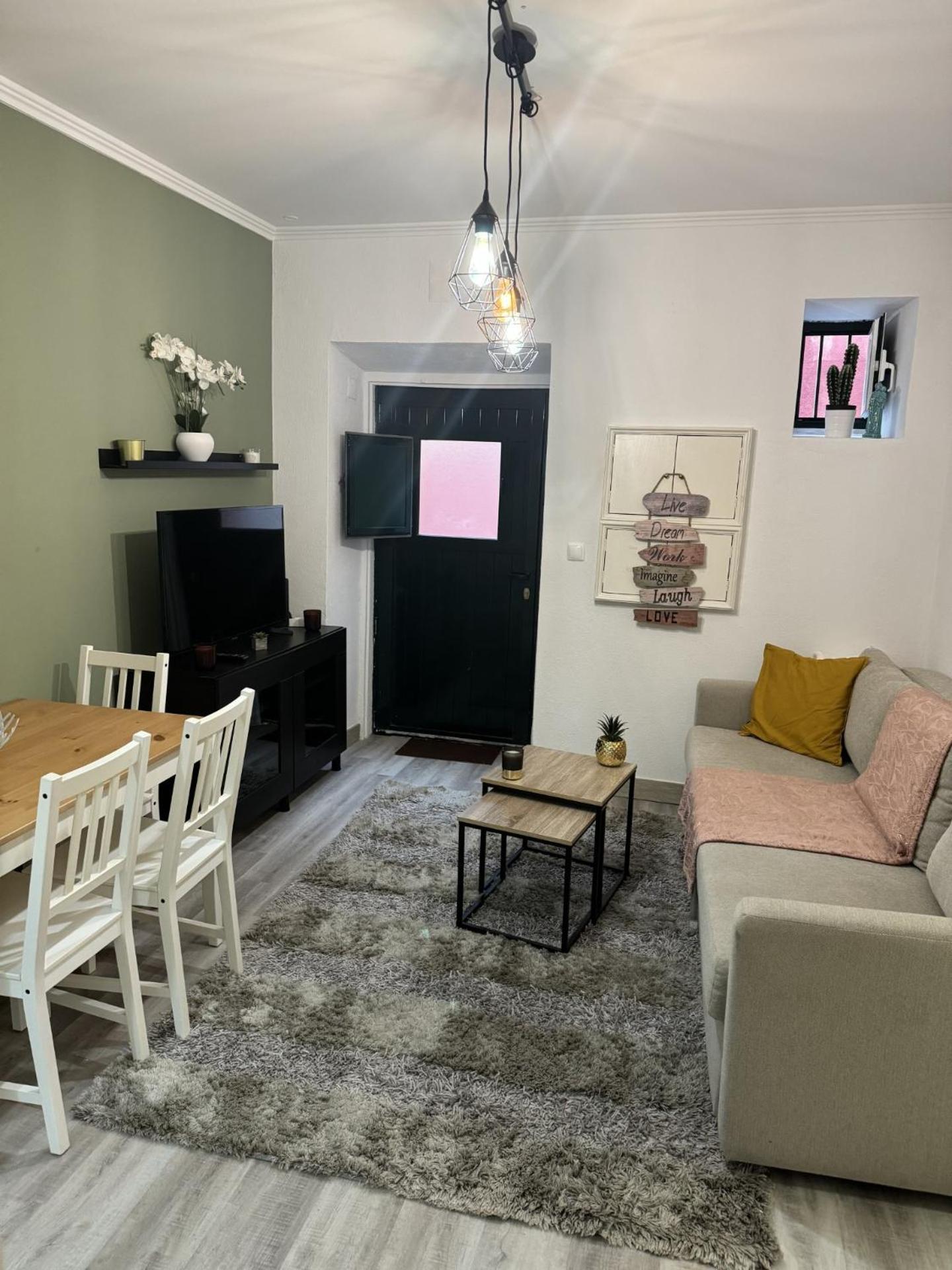 Quiet Street Alfama Apartment ลิสบอน ภายนอก รูปภาพ